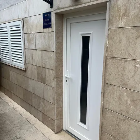 Moon No.1 Σπλιτ